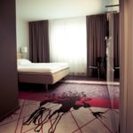 310 hotellrom revet bort på fire minutter