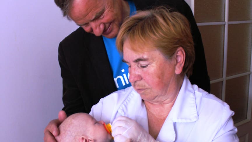 Norwegian feirer 10 år og gir 1 million kroner til UNICEF