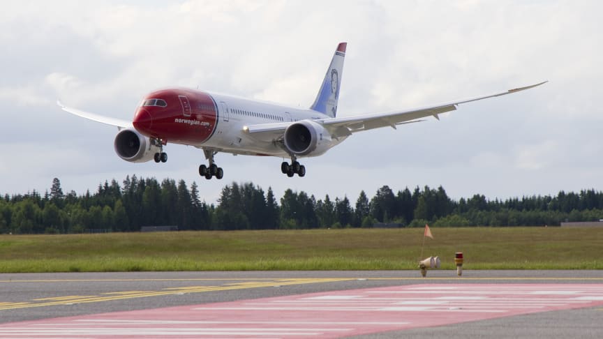 Norwegians Dreamliner landet på Gardermoen i formiddag