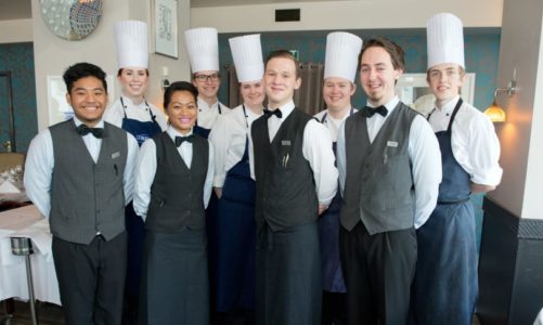 Lar lærlingene overta gourmetrestauranten