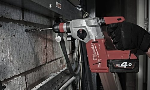Batteridrevet og støvfri boring fra Milwaukee!