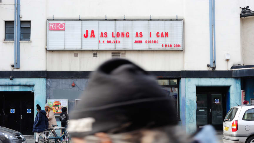 ​Opplev A K Dolvens performance i Kunstindustrimuseet: JA as long as I can