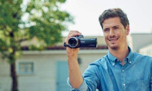 ​Ta vare på livets fineste øyeblikk i 4K med Sonys nye Handycam® -serie