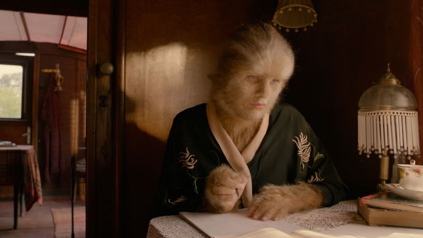 Her er Løvekvinnen- se trailer og de første bildene fra storfilmen.