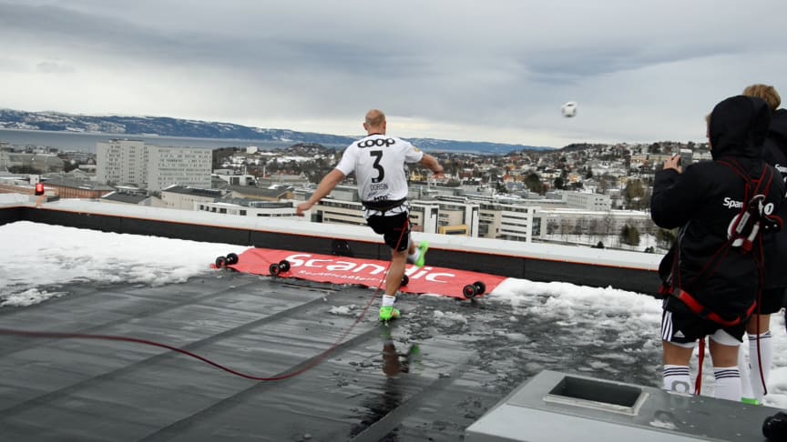 Scandic og Rosenborg tar av i sosiale medier med tidenes volley