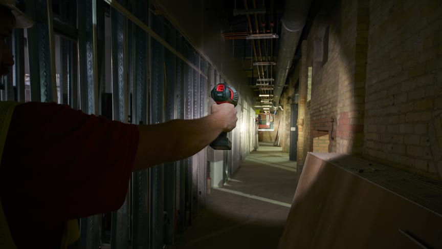 Milwaukee® introduserer to unike arbeidslamper i TRUEVIEW™-familien