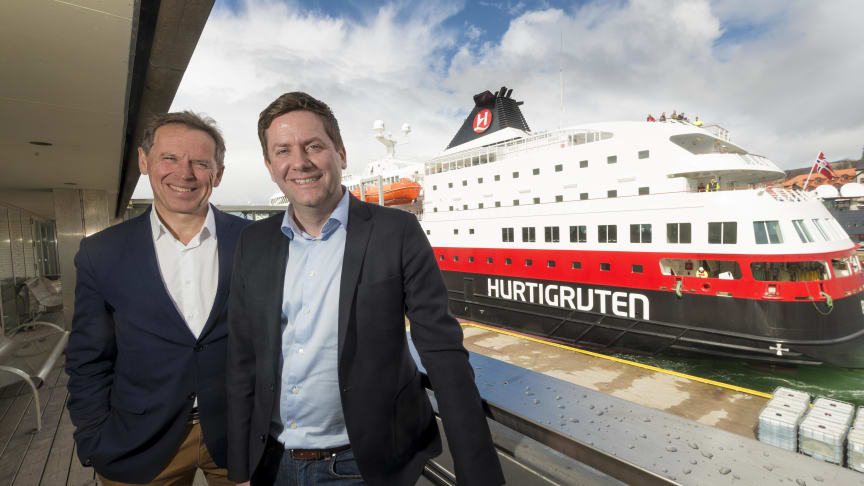 Signerer avtale om milliardkontrakt: Bygger inntil fire nye hurtigruteskip