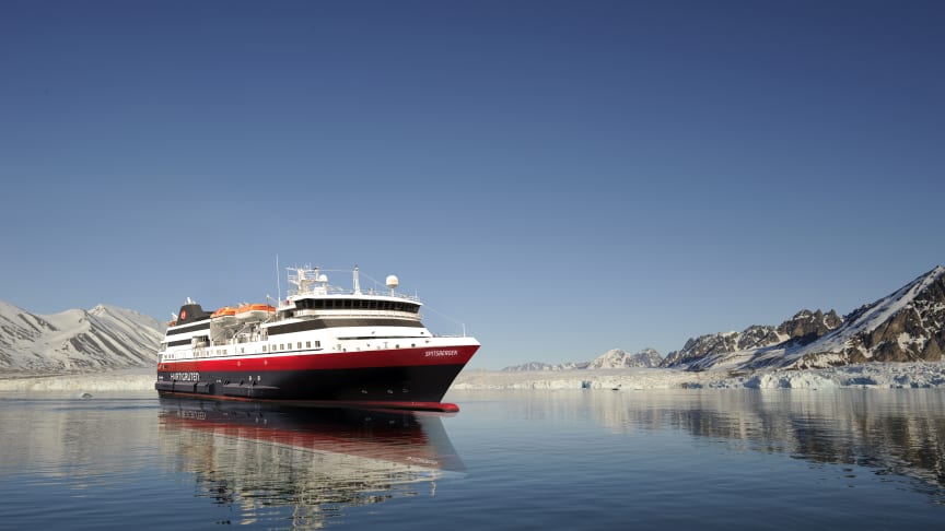 Historisk hurtigrutedåp i eventyrlige Lofoten