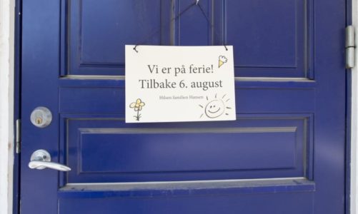 Seks av ti lar huset stå tomt i ferien (inkluderer video, bilde og tips)