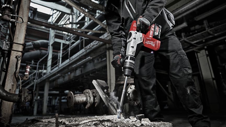 MILWAUKEE® INTRODUSERER VERDENS FØRSTE 18 V 5 KG SDS-MAX KOMBIHAMMER