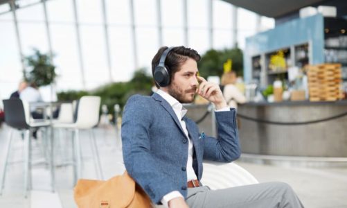 Sony-hodetelefoner med banebrytende støykansellering