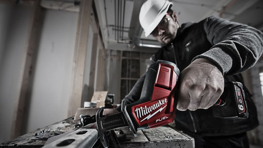 LENGRE DRIFTSTID OG MER KRAFT MED DE NYE, KOMPAKTE 3,0 AH OG 6,0 AH MILWAUKEE® M12™-BATTERIENE