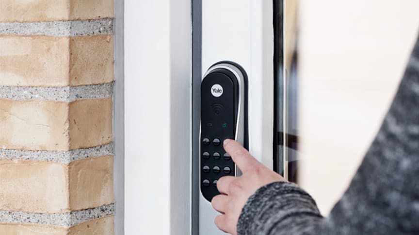 safe4 utvider sitt smarthustilbud med smarte dørlåser fra Yale!