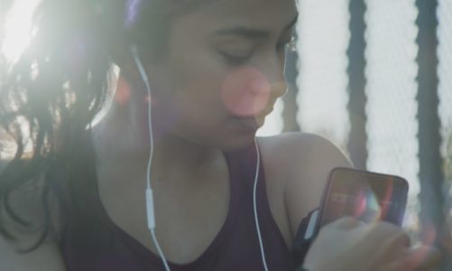 Telia åpner for ubegrenset musikkstrømming i EU og EØS