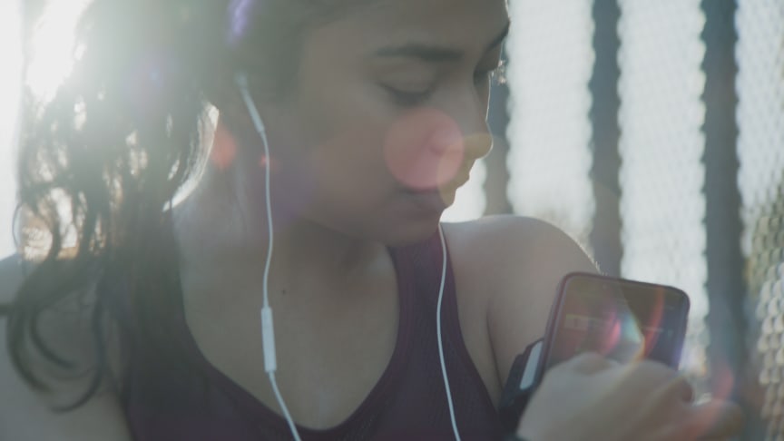 Telia åpner for ubegrenset musikkstrømming i EU og EØS