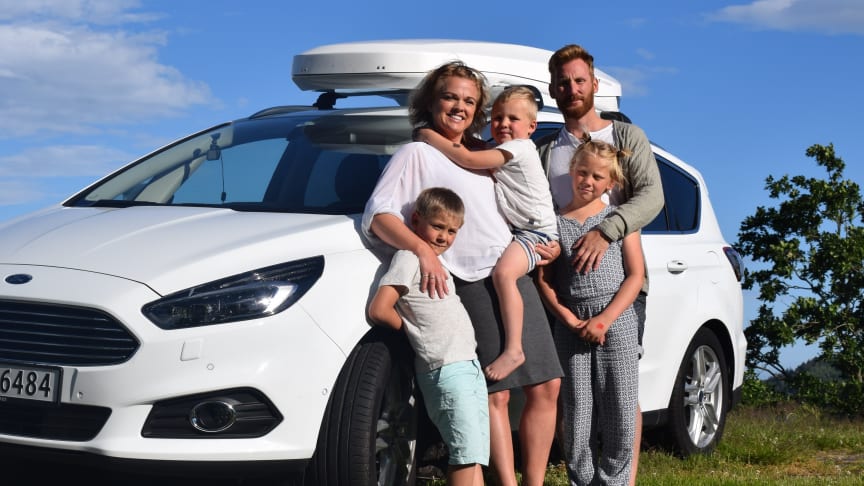 Lager sakte-TV fra en Ford S-MAX gjennom hele Europa