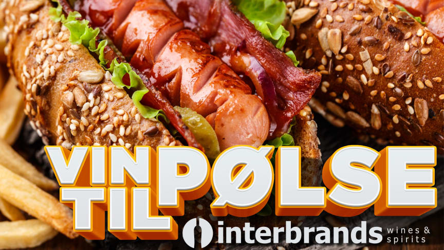 Pølser i brød eller hot dog i selskap med champagne!