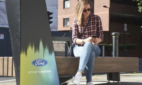 Ford lager smarte benker med Wi-Fi og mobillading