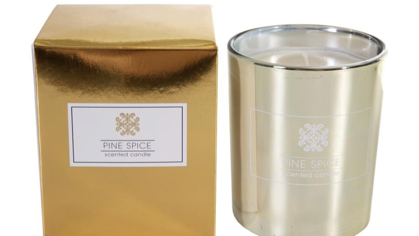 Trekker tilbake duftlyset Pine Spice