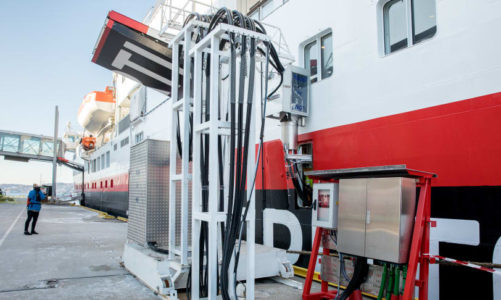 ​Hurtigruten med historisk landstrøm-satsing: En milepæl
