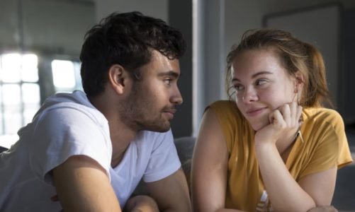 Se «SKAM-Eva» i første trailer fra filmen «Battle»