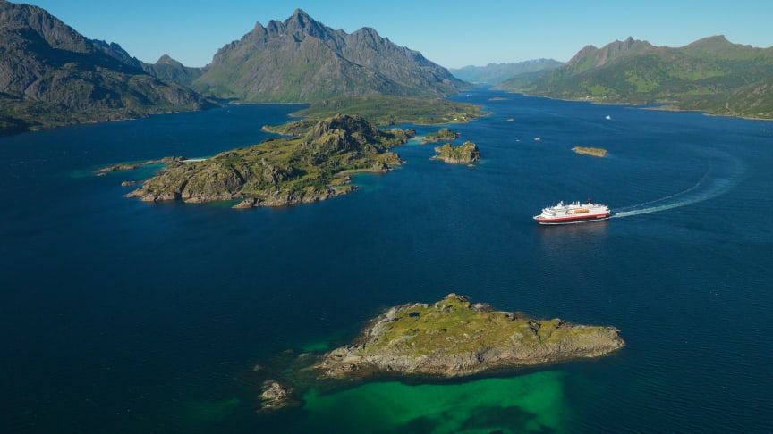 Hurtigruten feirer 125 år: Samler kommuner i kampen mot plast