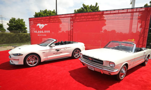 Ford feirer produksjon av Mustang nummer 10 millioner!