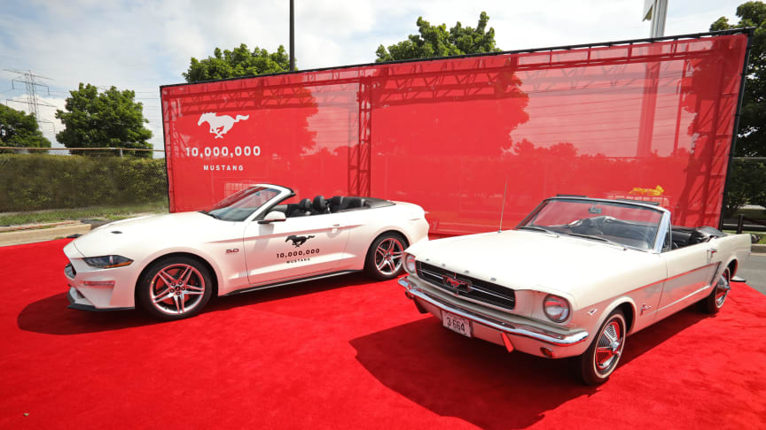 Ford feirer produksjon av Mustang nummer 10 millioner!