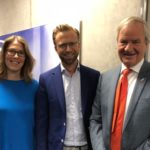 Utviklingsminister Nikolai Astrup er med når Norwegian og UNICEF flyr nødhjelp til Tsjad