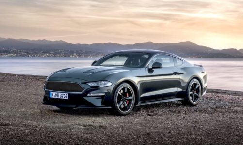 Hyller filmlegende med spesialutgave av Mustang