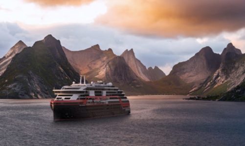 Hurtigruten starter seilinger i Alaska: Størst og grønnest i verden på ekspedisjonscruise