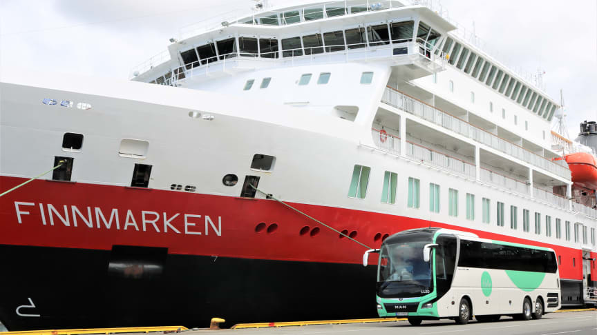 ​Hurtigruten og Tide med historisk bussavtale: Satser på biodiesel og elbusser