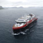 ​Se de historiske bildene: Her seiler verdens første cruiseskip kun på batteri