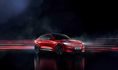 Fords nye helelektriske SUV Mustang Mach-E: Firehjulstrekk, lang rekkevidde og attraktiv pris