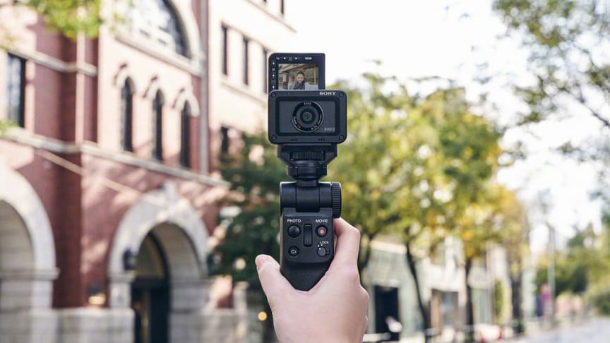 Sony Introduces New GP-VPT2BT Shooting Grip with Wireless Remote Commander