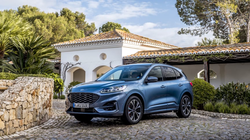 Nå er den ladbare hybriden Ford Kuga klar for Norge