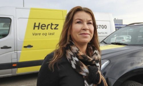Har parkert 450 av 600 leiebiler – nå gjelder det å redde jobbene
