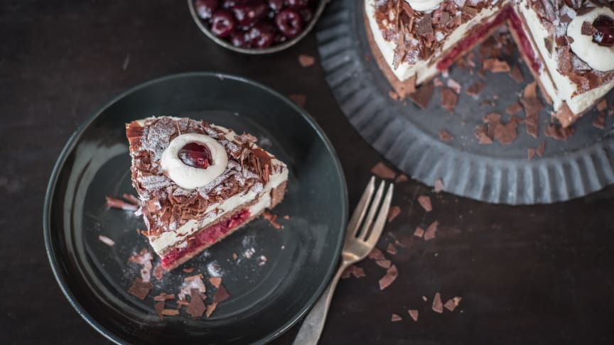 ​Tysk kakeinspirasjon til ditt neste (virtuelle) kaffeselskap: Schwarzwälder Kirschtorte og marmorkake