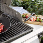 Fruktig sommersnacks fra grillen