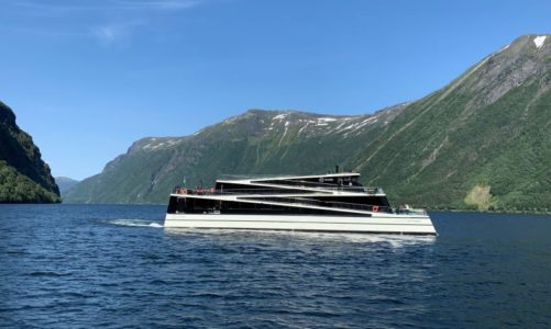 Ny elektrisk katamaran på Nærøyfjorden