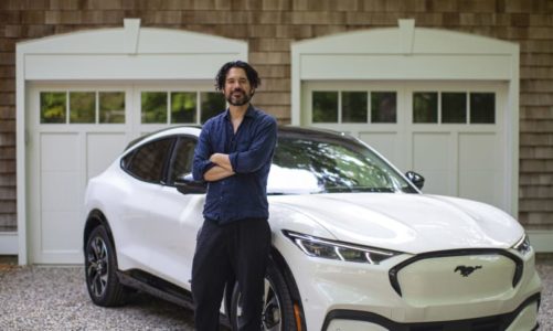 ​Ford Mustang Mach-E sine kjørelyder blir til sang
